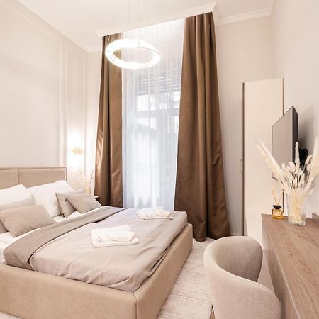 A20 - Boutique Apartment Best Location, By Bqa Будапеща Екстериор снимка